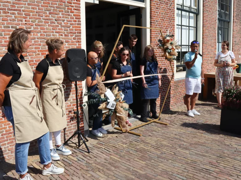 Opening 't Nederhofje Koffie, thee en cake-away