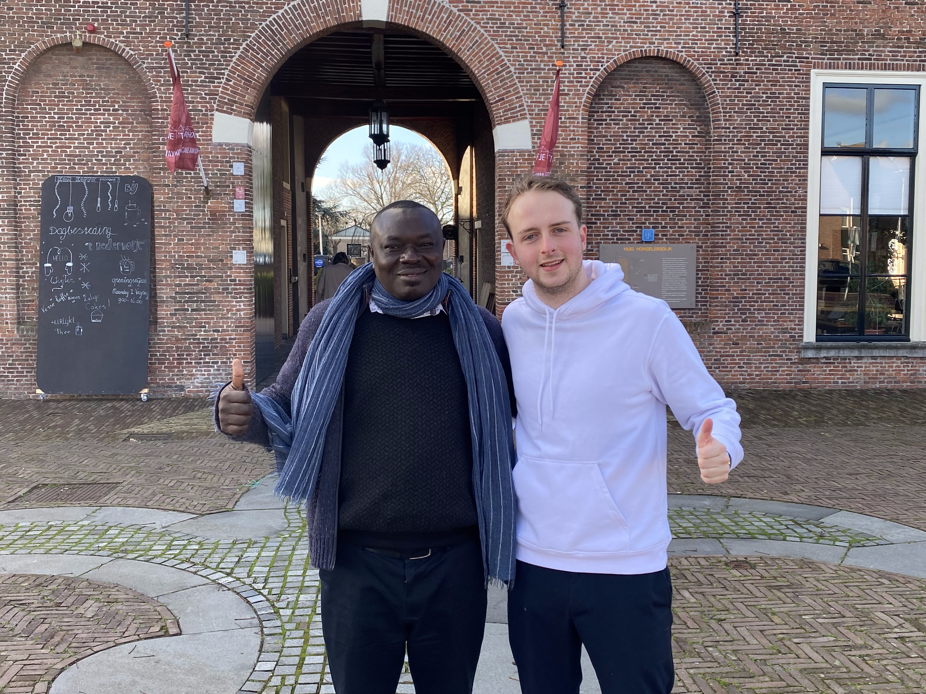 Koffieboer David op bezoek bij 't Nederhofje
